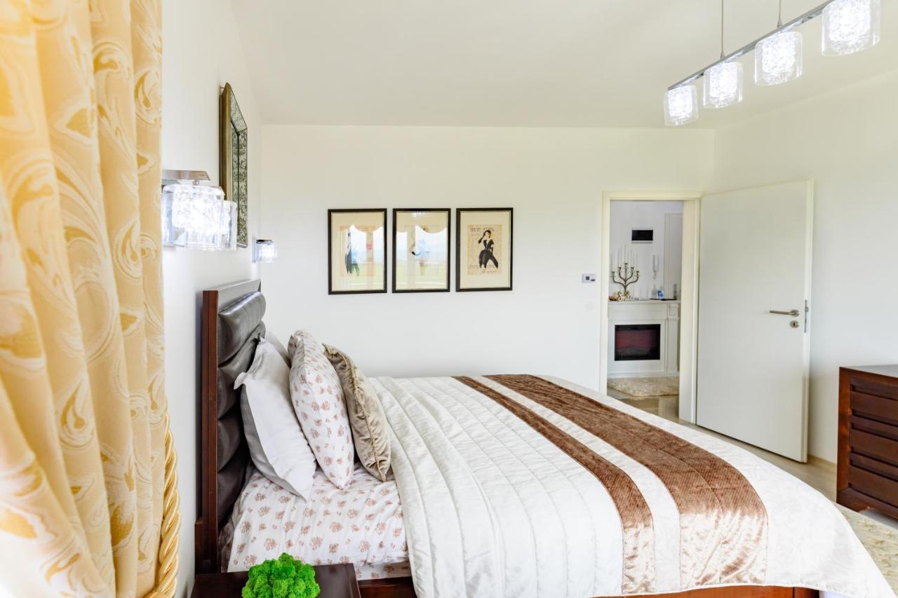 Luxury Apartment Avantgarden 3 Brasov Ngoại thất bức ảnh